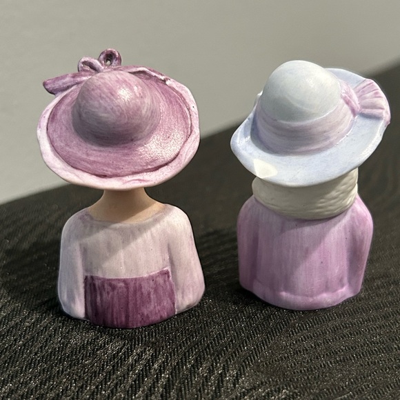 Set of 8 - Avon American Fashion Porcelain Thimbles - Picture 7 of 12